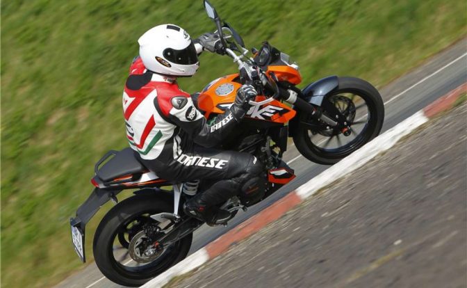 2011_KTM_Duke