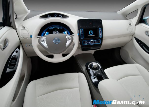 2011_Nissan_LEAF_Interior