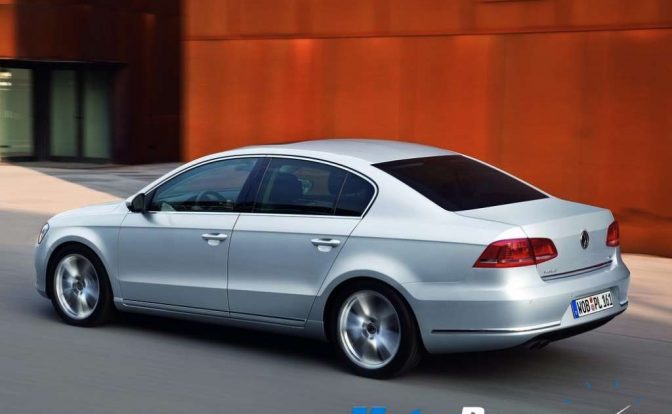2011_Volkswagen_Passat_India