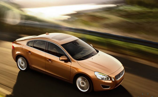 2011_Volvo_S60_Wallpaper