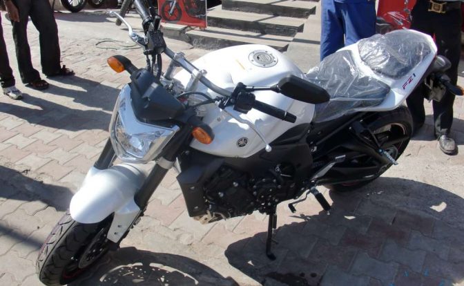 2011_Yamaha_FZ1