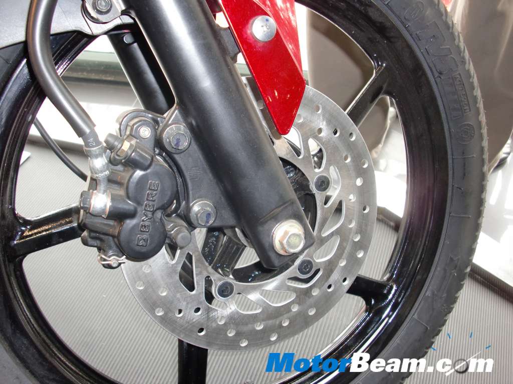 2011 Yamaha SZ-R Review 2011 Yamaha SZ-R Review