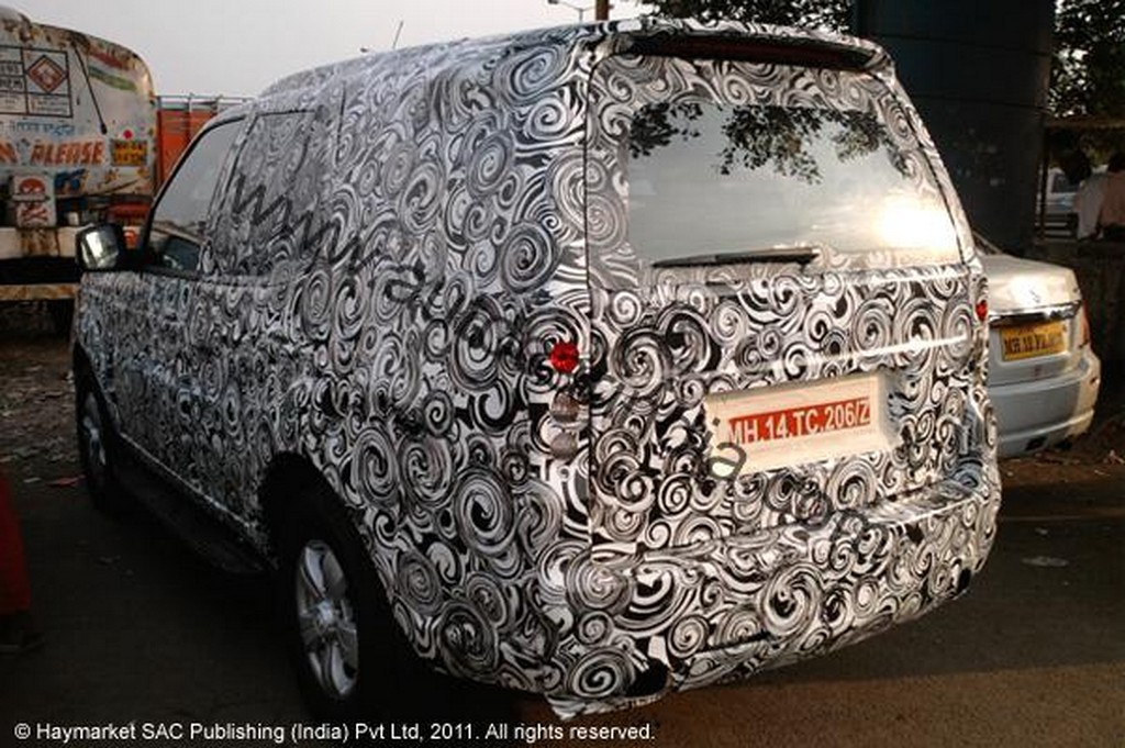 2012 Tata Safari Merlin rear spy shot