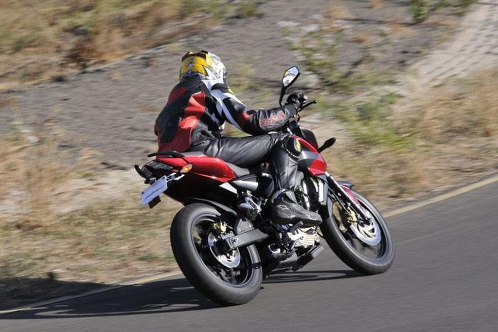 2012 Bajaj Pulsar200NS corner