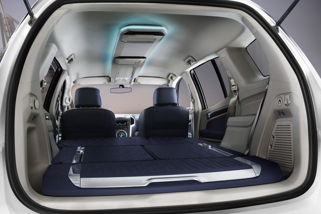 2012 Chevrolet Trailblaizer boot