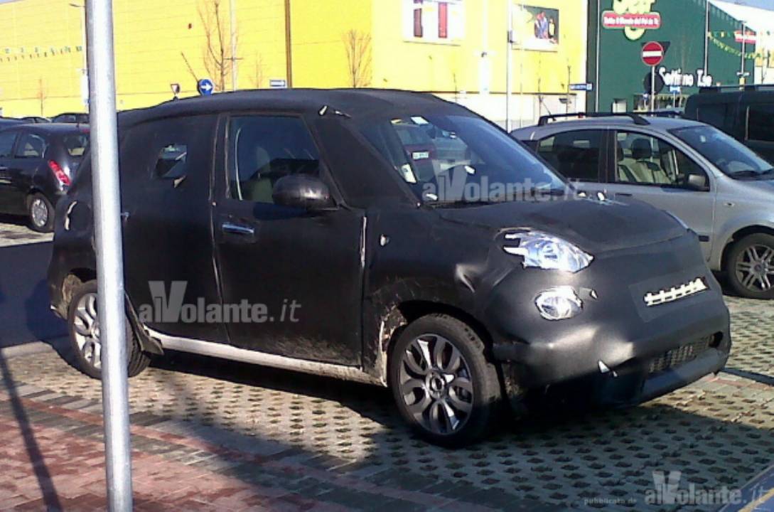 2012 Fiat 500L 5-Seater 2012 Fiat 500L 5-Seater