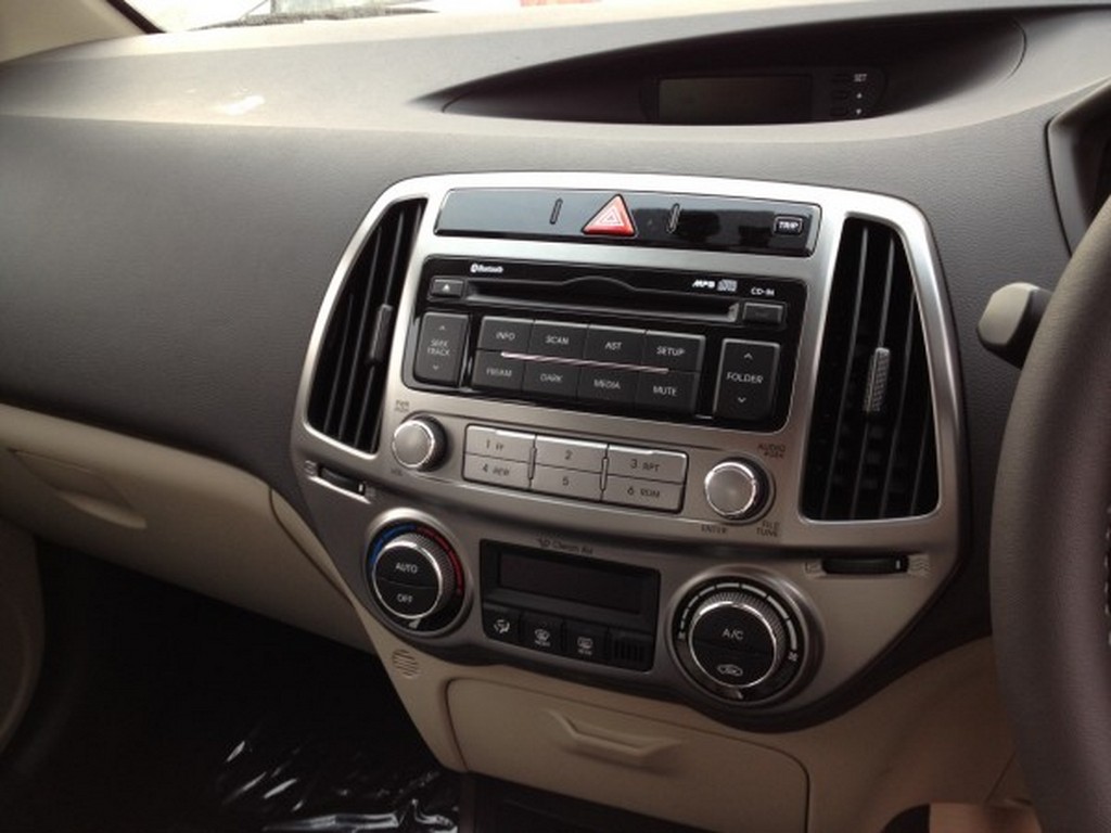 2012 Hyundai i20 interiors 2012 Hyundai i20 interiors