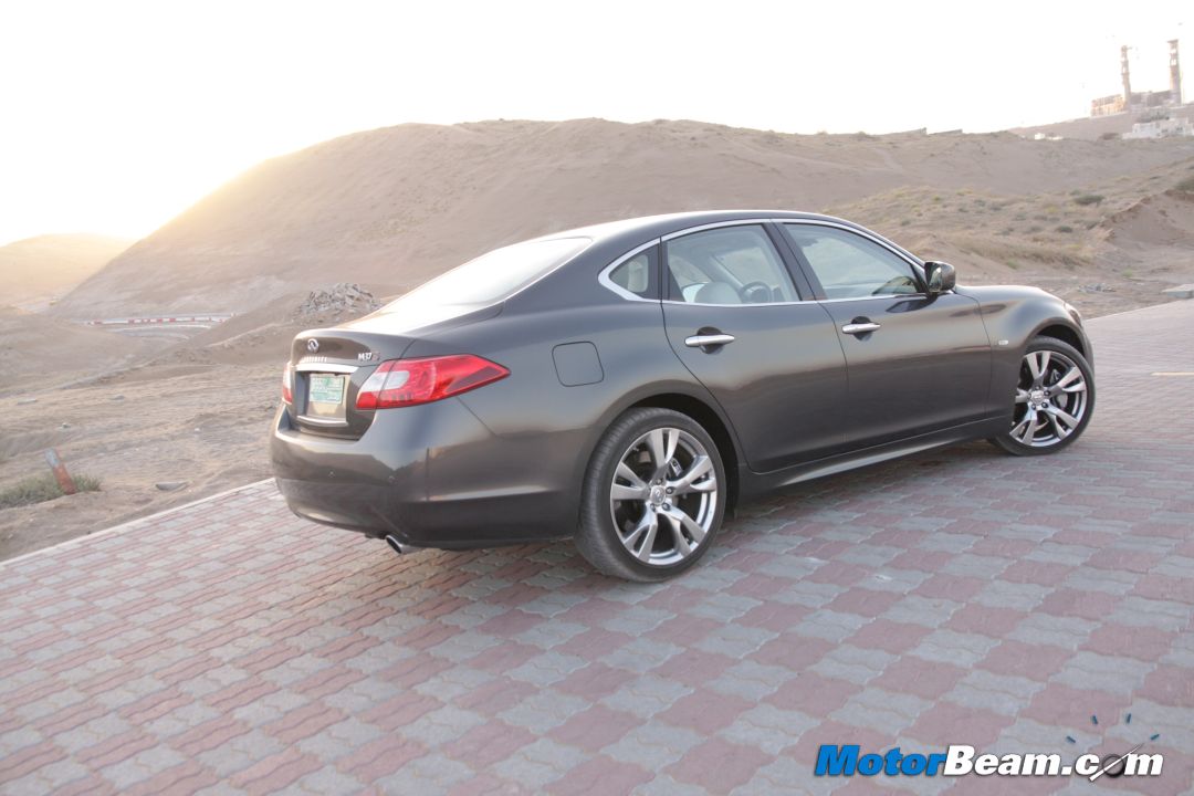2012 Infiniti M-Sedan Road Test 2012 Infiniti M-Sedan Road Test