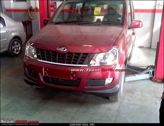 2012 Mahindra Xylo front