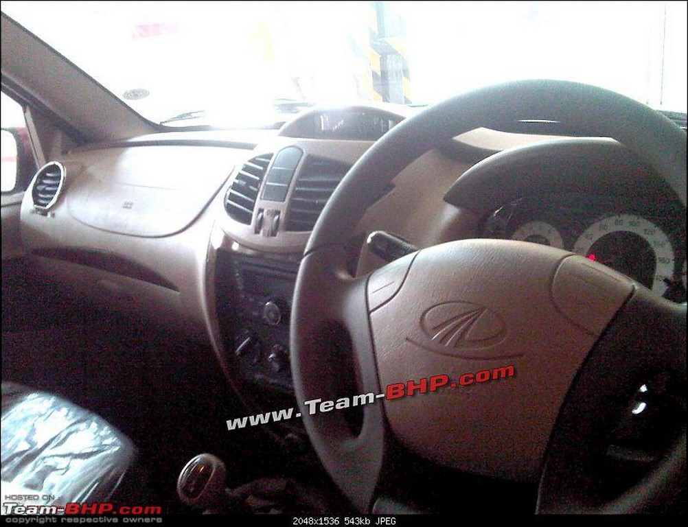 2012 Mahindra Xylo interiors