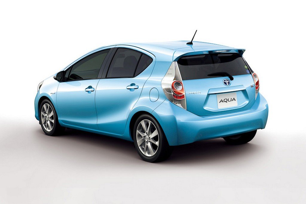 2012 Toyota Aqua rear