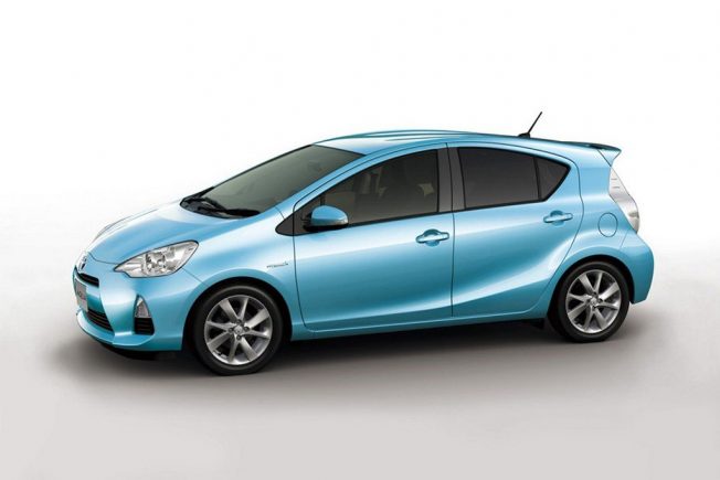 2012 Toyota Aqua side