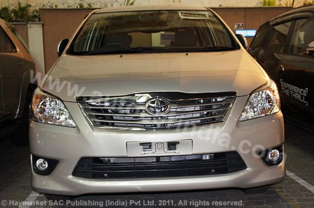 2012 Toyota IMV Innova Facelift Spied 2012 Toyota IMV Innova Facelift Spied