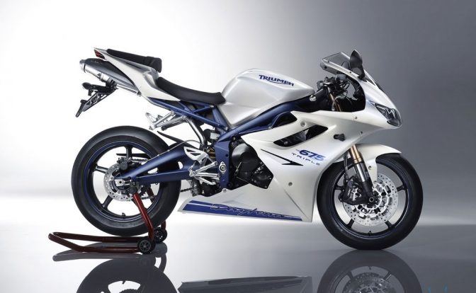 2012 Triumph Daytona 675 side