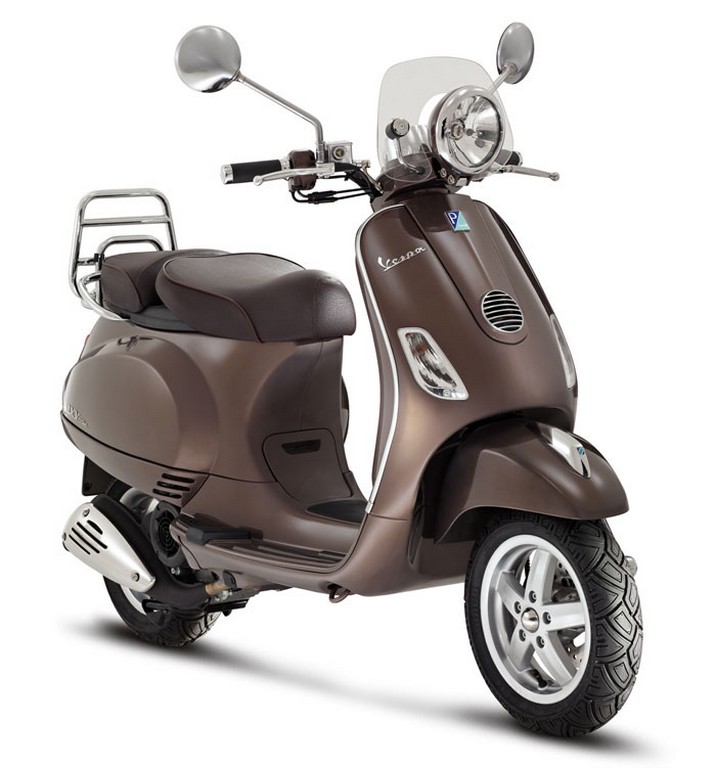 2012 Vespa LX125 front right