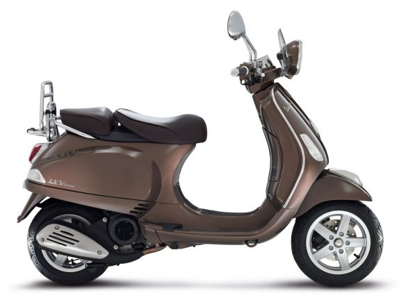 2012 Vespa LX125 side