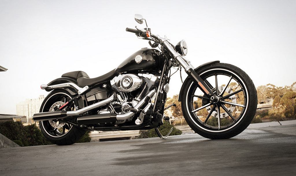 2013 Harley Davidson Breakout side