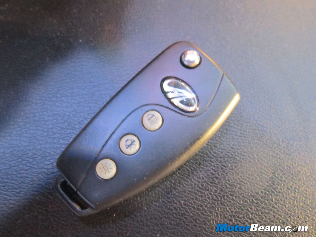 2013-Mahindra-Centuro-Flip-Key