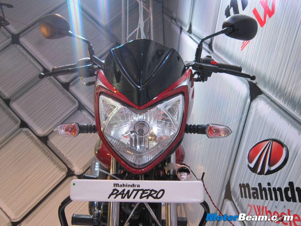 2013-Mahindra-Pantero-Headlight