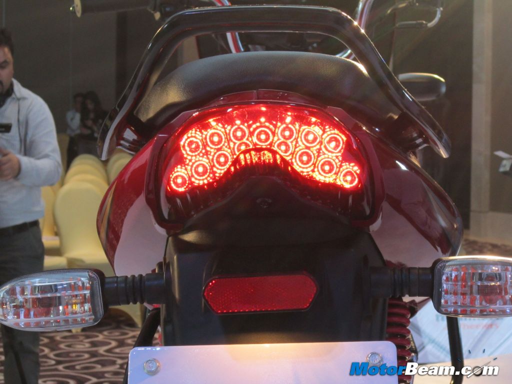 2013-Mahindra-Pantero-LED-Tail-Lamps