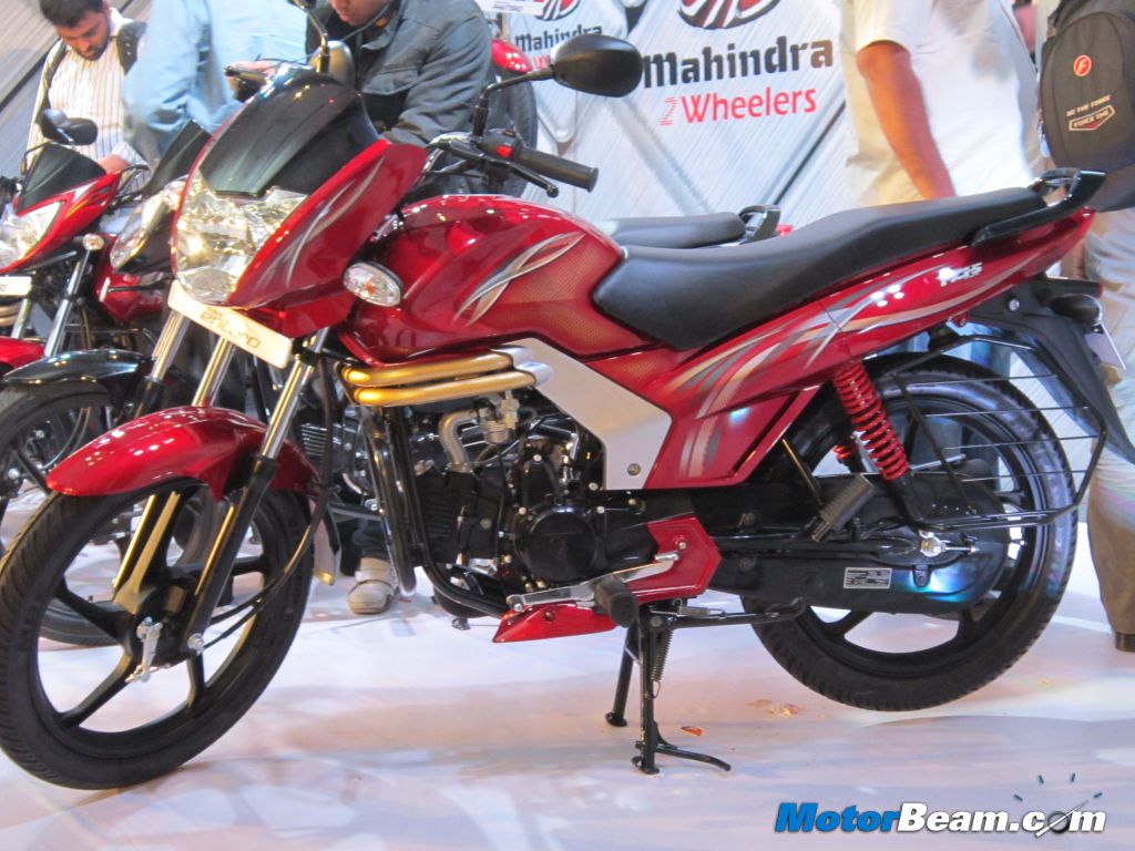 2013-Mahindra-Pantero-Side