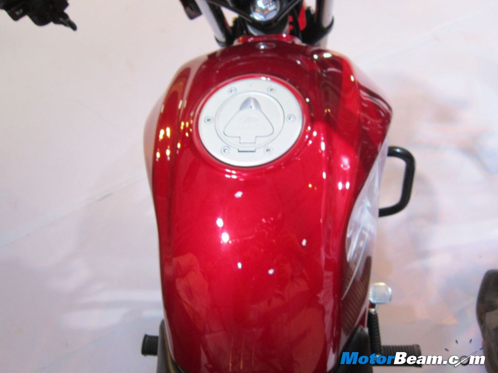 2013-Mahindra-Pantero-Tank