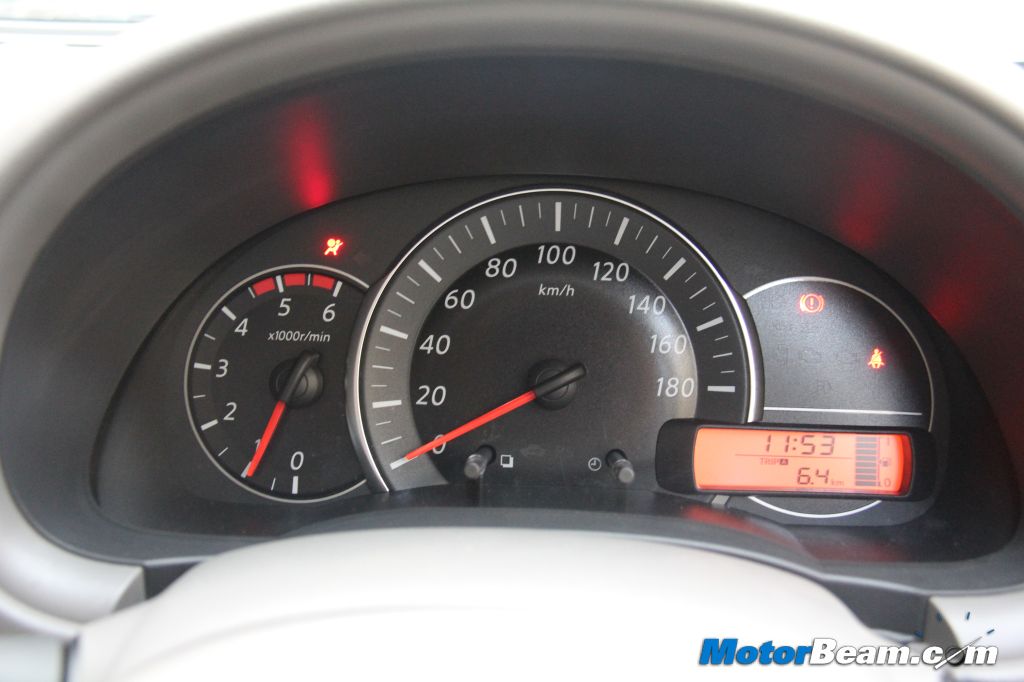 2013-Nissan-Micra-Facelift-Interiors