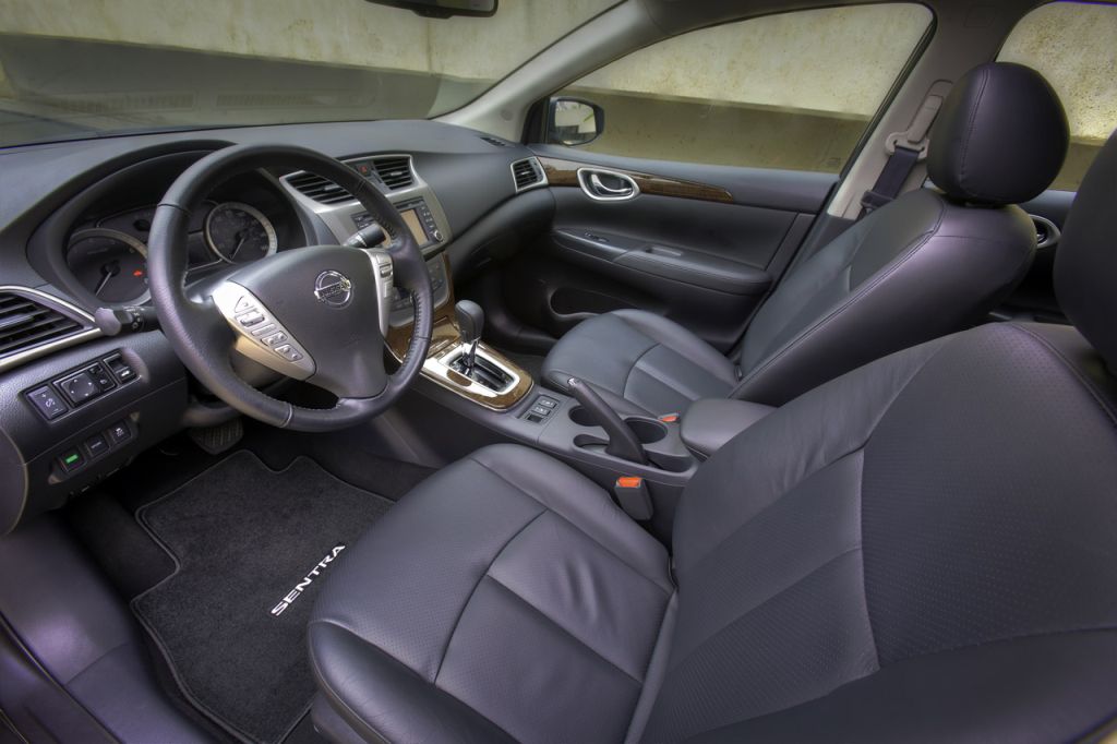 2013 Nissan Sentra Interiors