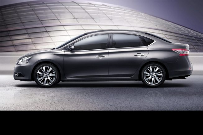 2013 Nissan Sylphy Sentra side