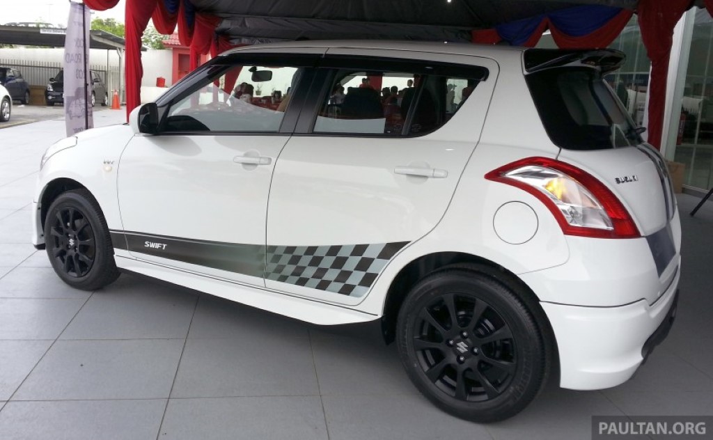 2013 Suzuki Swift RR Sideprofile