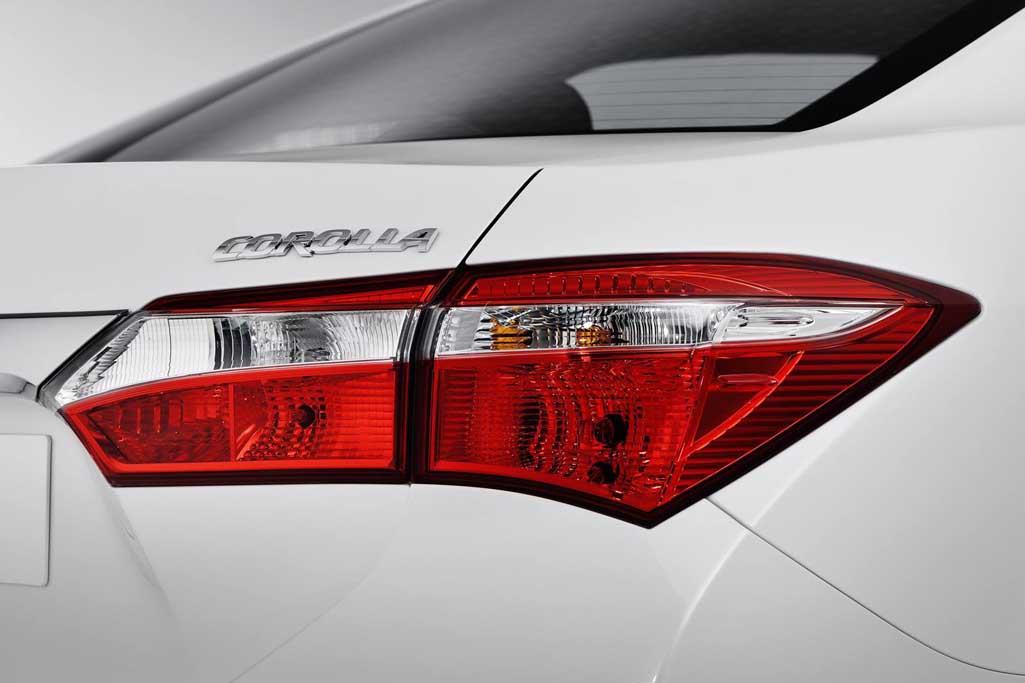 2013 Toyota Corolla Tail light