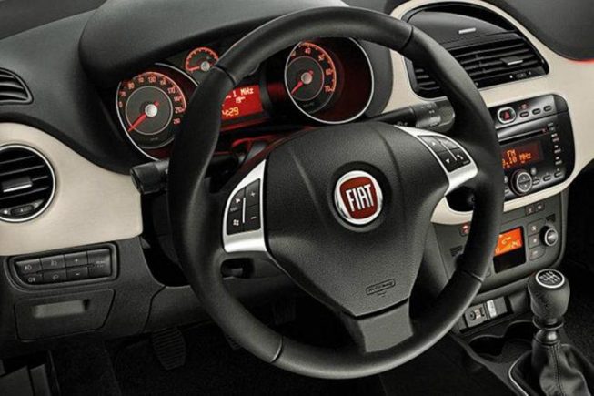 2013 Fiat Linea Interior