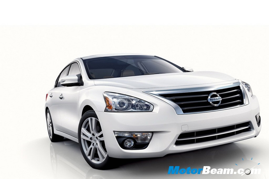 2013 Nissan Altima front 2013 Nissan Altima front