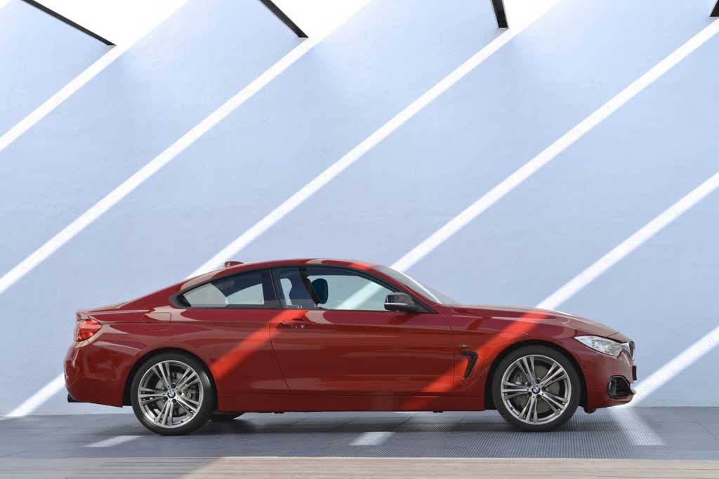 2014 BMW 4-Series Coupe Curves