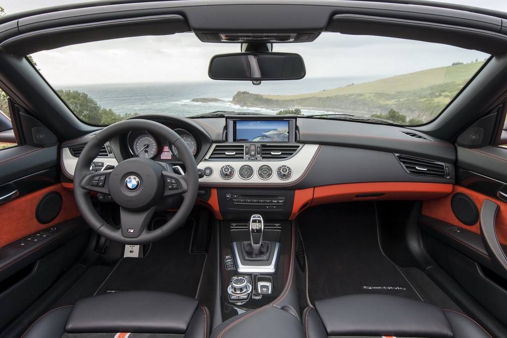 2014 BMW Z4 Roadster dash