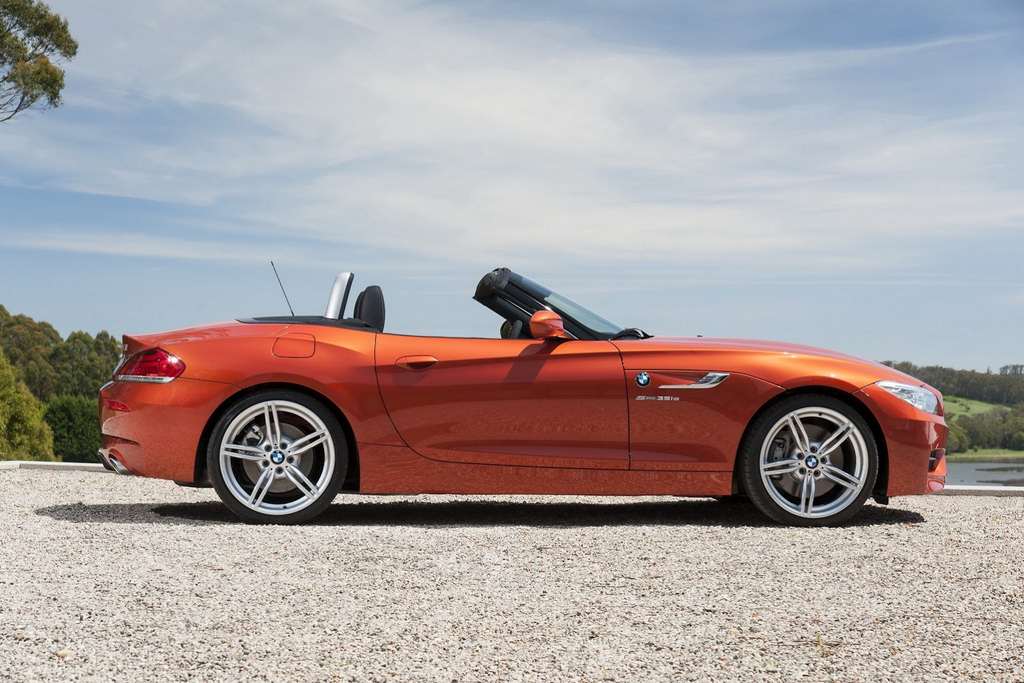 2014 BMW Z4 Roadster side
