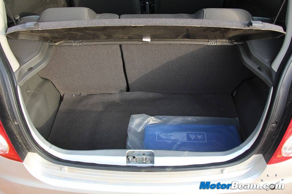 2014 Chevrolet Beat Boot Review