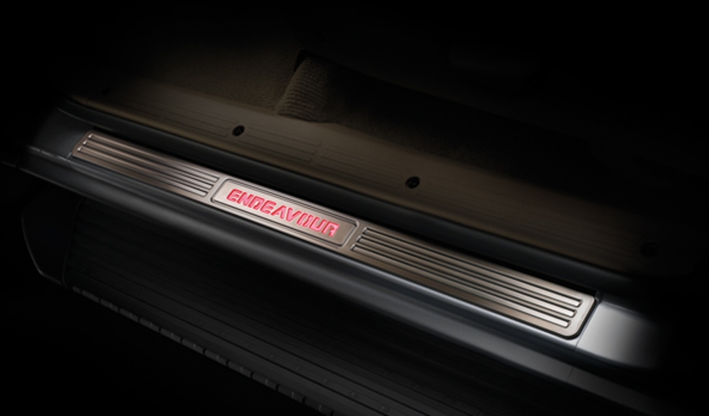 2014 Ford Endeavour Scuff Plates