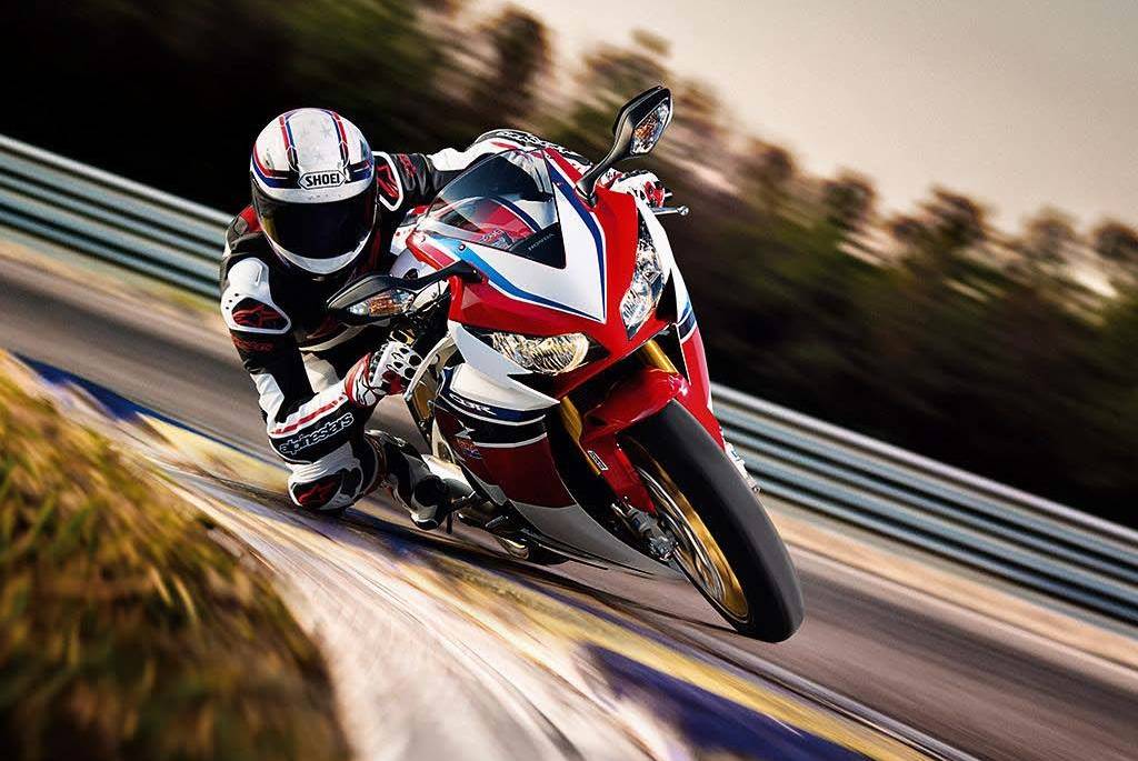 2014 Honda CBR1000RR SP Handling