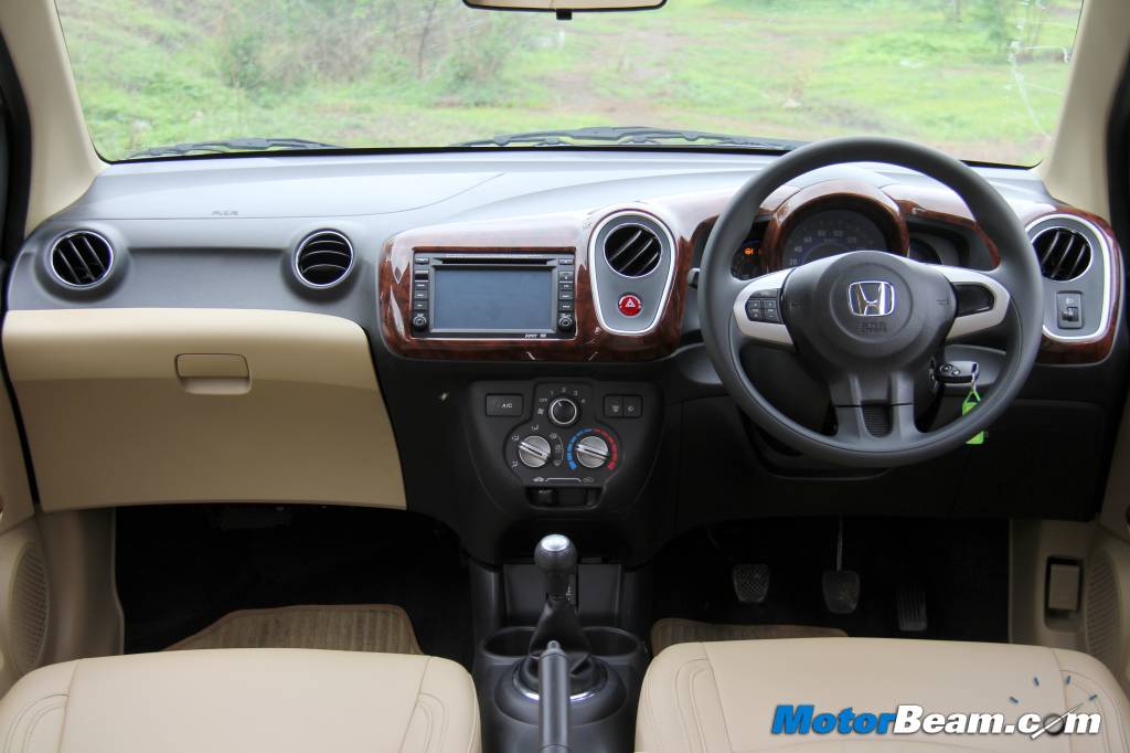 2014 Honda Mobilio Dashboard Review
