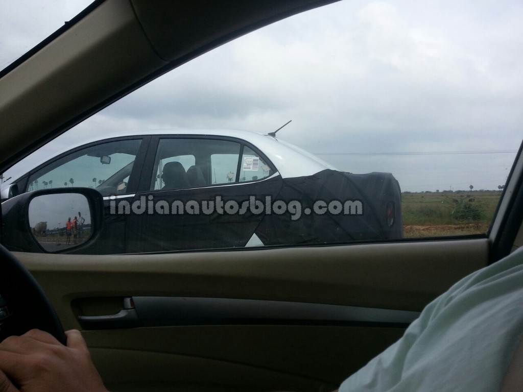 2014 Hyundai Grand i10 Sedan spied C Pillar