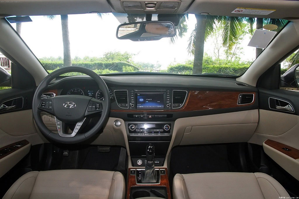 2014 Hyundai Mistra Sedan Dashboard