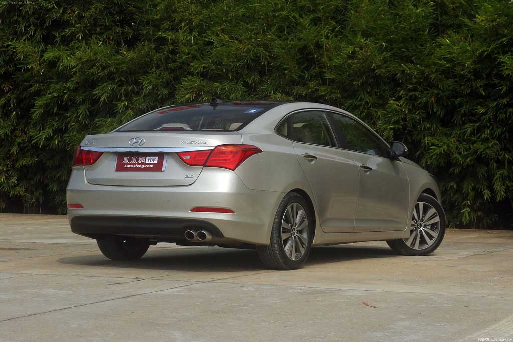 2014 Hyundai Mistra Sedan Rear