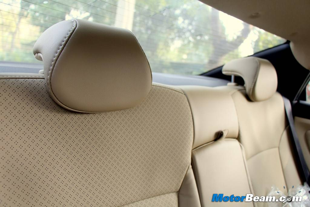 2014 Hyundai Verna Rear Headrests