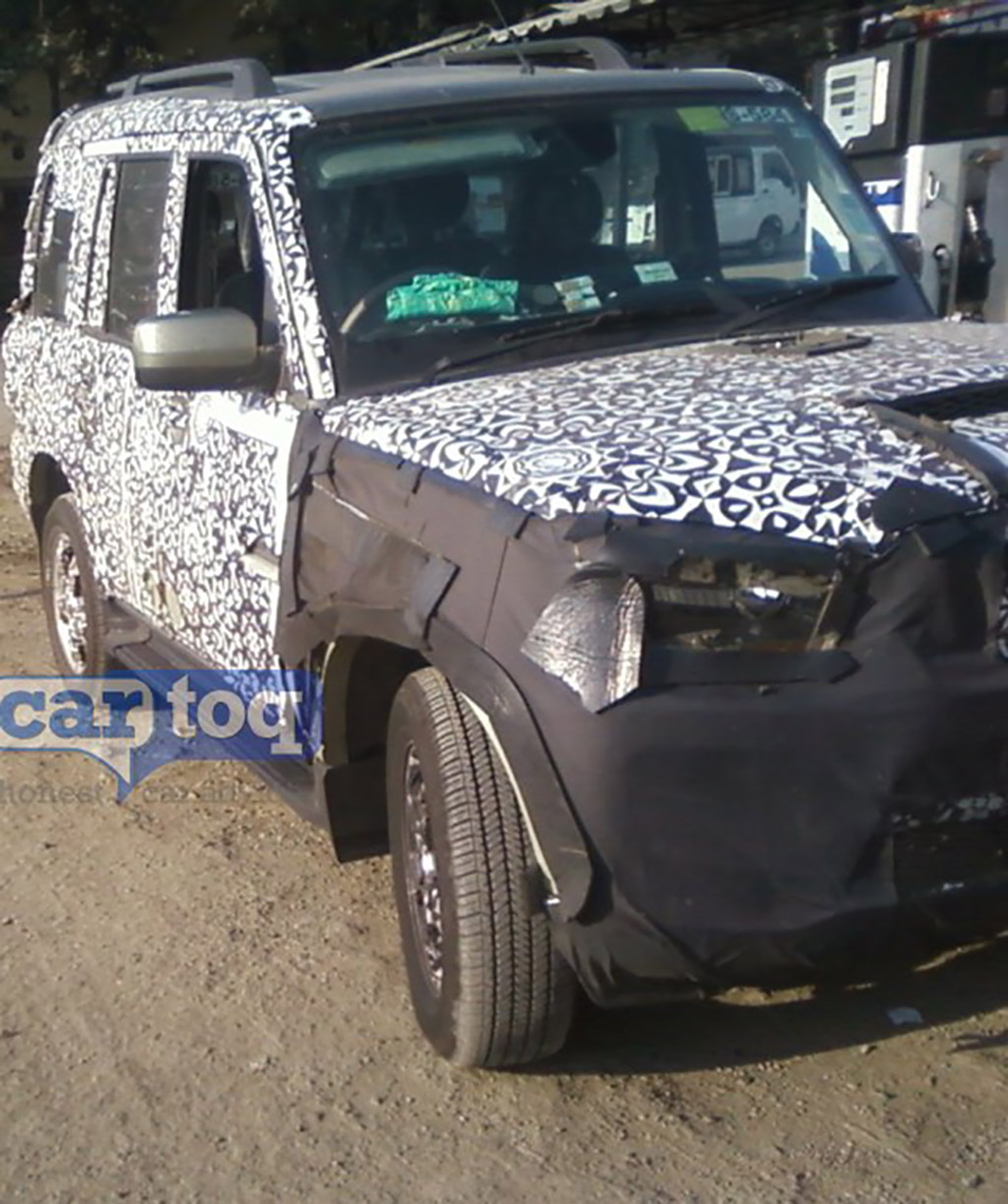 2014 Mahindra Scorpio Facelift Pune Headlamp