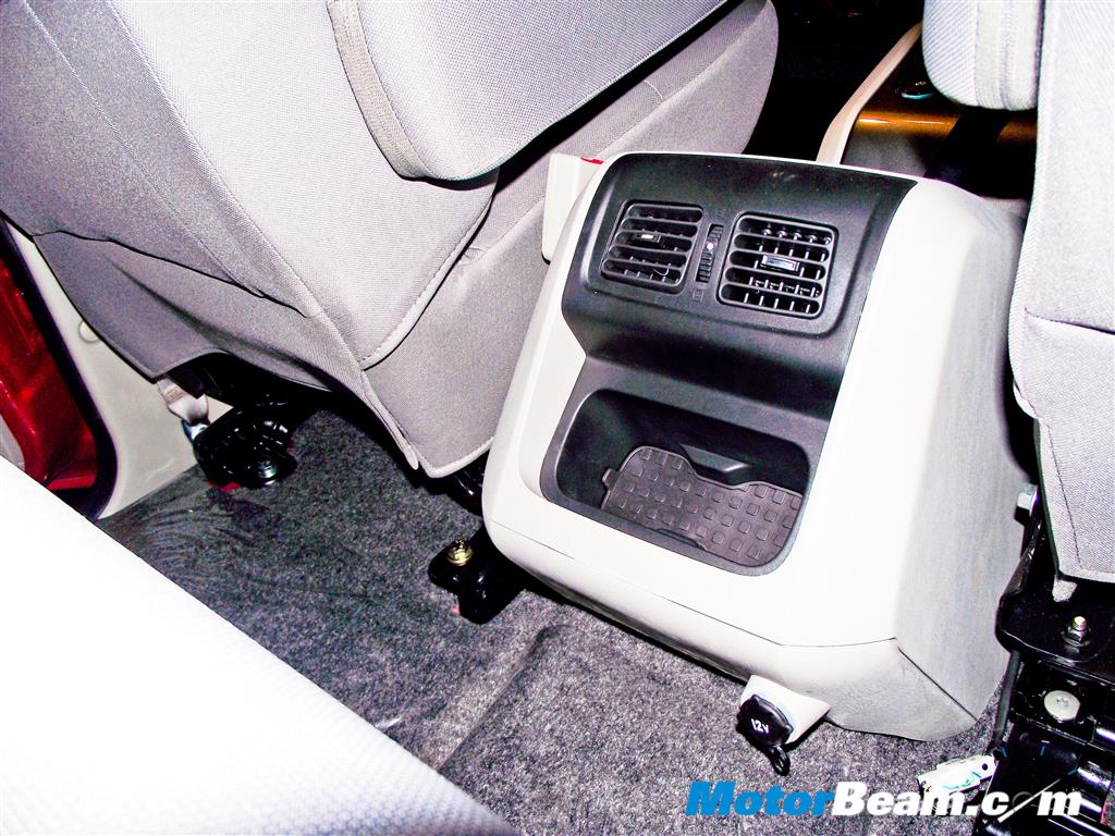 2014 Mahindra Scorpio Rear AC Vent