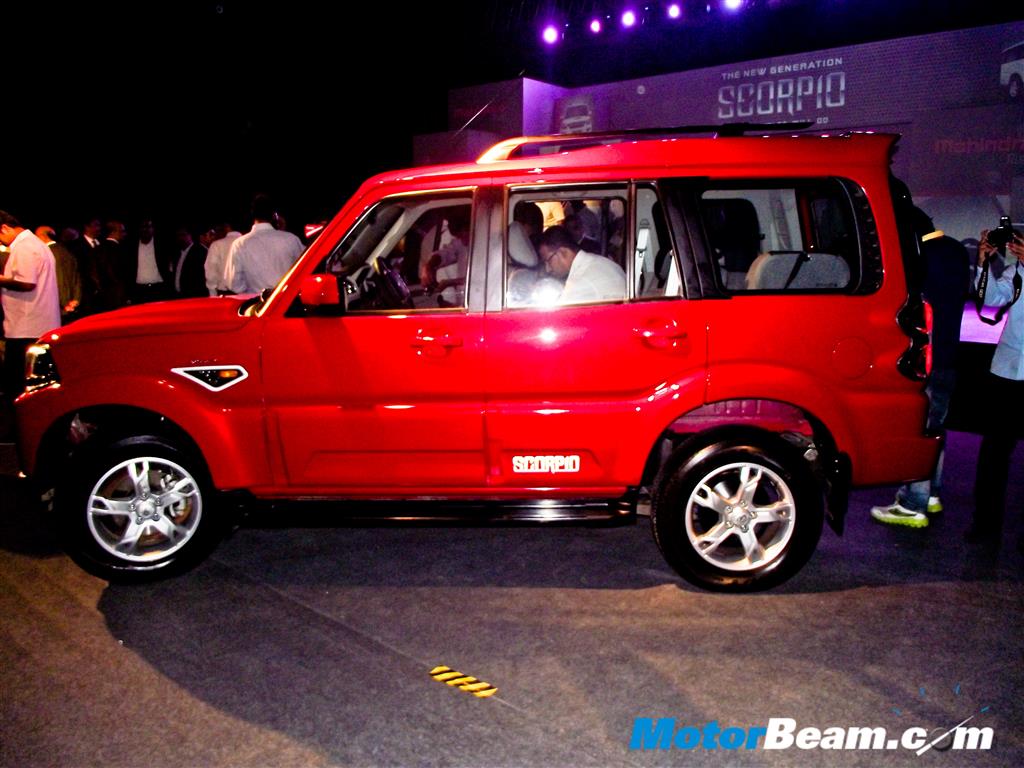 2014 Mahindra Scorpio Side