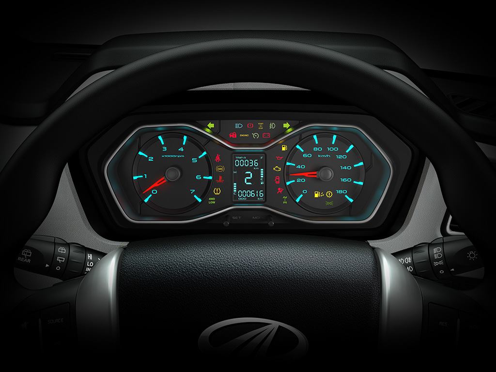 2014 Mahindra Scorpio Studio Shot Instrument Console