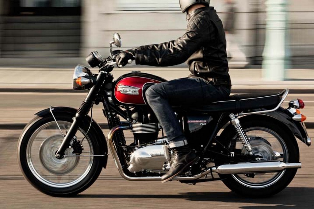 2014 Triumph Bonneville T100 Side