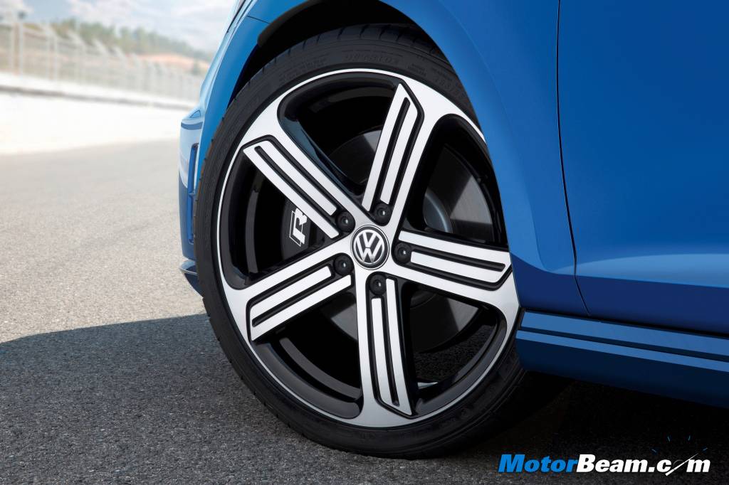 2014 Volkswagen Golf R Handling